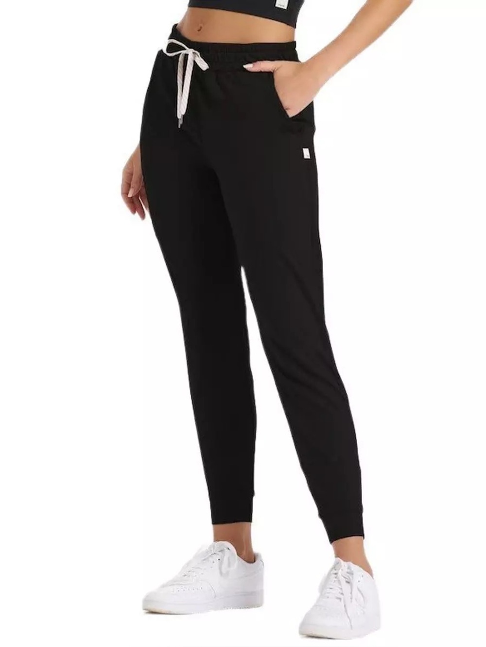 Vuori Performance Jogger in Black